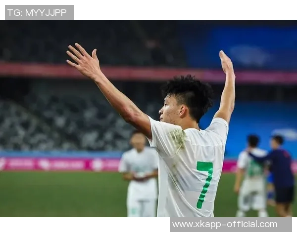 鲁媒报道泰山队10日重返训练彭啸因全运会受伤缺席熊猫杯赛事