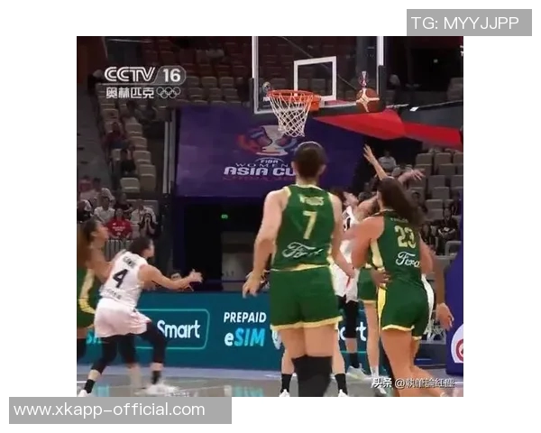 特纳三分球表现惊艳队友鼓励他勇敢投篮展现新风采